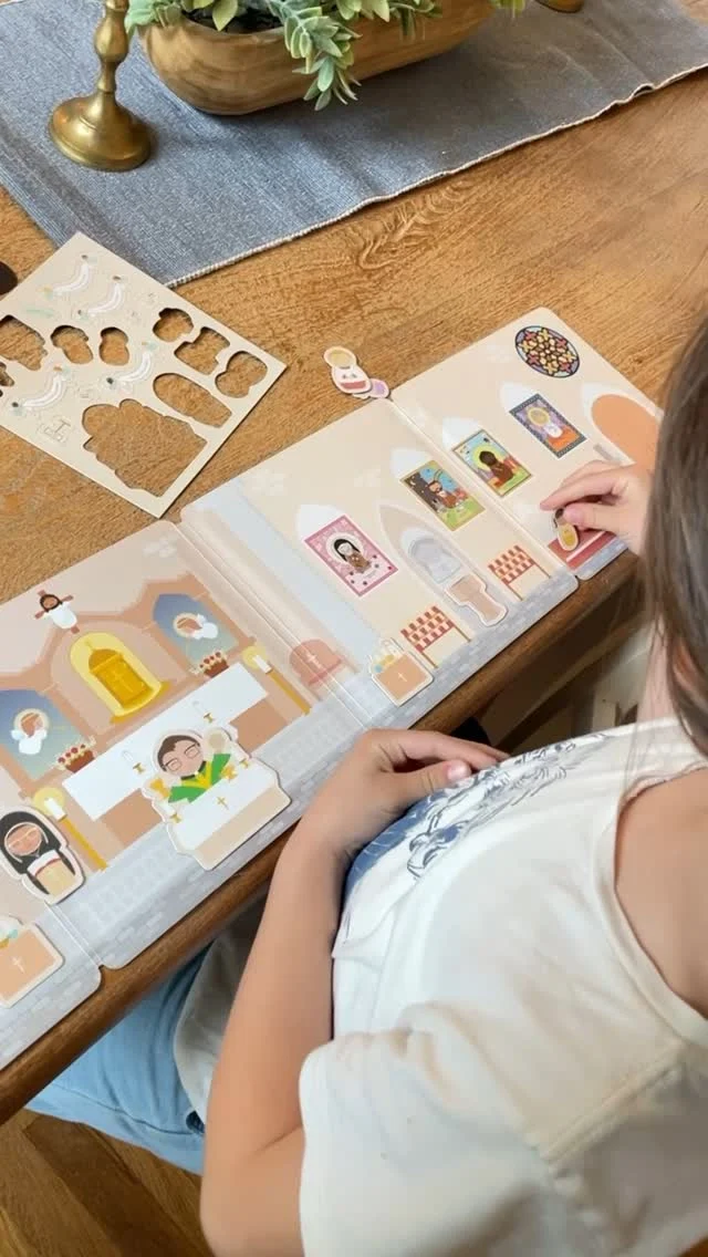 Hands down my children love all the amazing Catholic toys at @shininglightdolls (plus 10% off with code ACATHOLICMOMSLIFE) they are the best!  These magnetic play sets are a big win for my girls! Perfect for quiet play or a mass toy these will keep your kids busy for a long time!  #catholic #catholicmom #catholicfamily